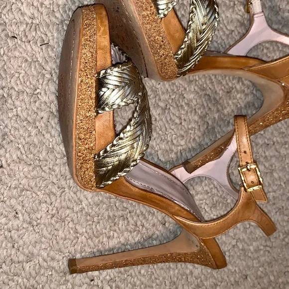 Vince Camuto stunningly sparkly shoes - Picture 3 of 7